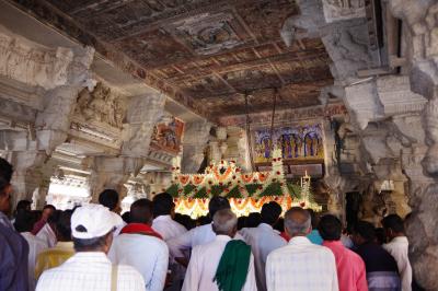 インド・デカン高原の旅　１５　（ハンピ　ヴィルパクシャ寺院）