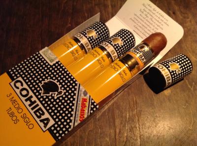 ★コイーバ メディオ シグロ チューボ3本 2016年新作★