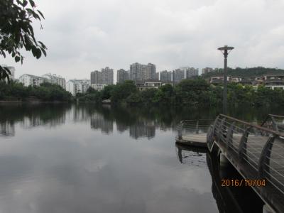 モラエスの故地を訪ねて（１１２）深圳郊外の住宅地「別埜」。