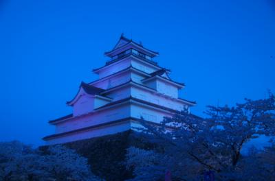 桜満開の福島県会津・三春の滝