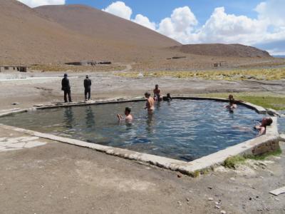 ボリビア　「行った所・見た所」　ウユニのソルデマニャーナとラグーナベルデへ