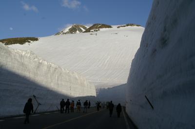 圧巻のアルペンルート「雪の大谷」！！　静寂な高原の宿「ホテル立山」・「弥陀ヶ原ホテル」に憩う