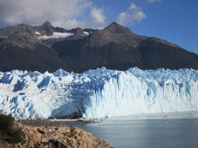 アルゼンチン　「行った所・見た所」　南部パタゴニアのロス・グラシアス国立公園でペリトモレノ氷河見物