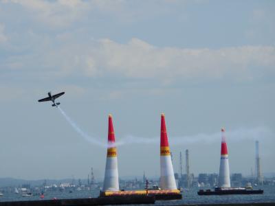 無料エリアでレッドブルエアレース観戦／そして東京湾を悠々と展示飛行するゼロ戦を見ました！