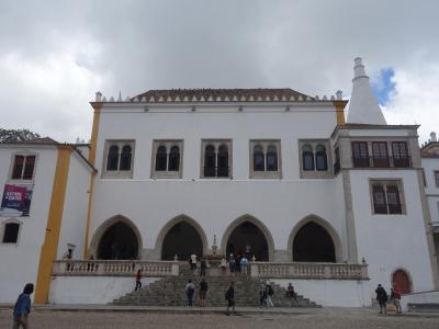 シントラの王宮見学。キッチンの煙突がメーンアトラクションかな。