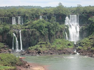 ブラジル　「行った所・見た所」　フォス・ド・イグアス市街と宿泊したホテルタロバ