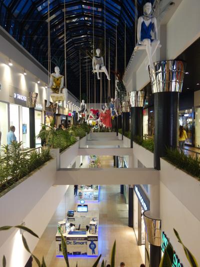 ポルトガル旅行の仕上げはスーパーで土産品の大量仕入れです。