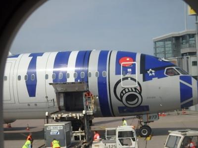 初めてのバスク地方(北スペイン)ビルバオ(三日目)とても楽しい2週間でした。今までで最高の旅行でした。帰ります。スターウォーズの飛行機だ。