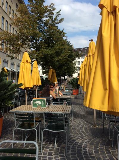 いつかある日ではおそい！スイスへGO!　vol.36 ザンクトガレンの街歩きと街角のカフェテラス♪