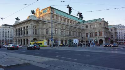ウィーン国立歌劇場ガイドツアー
