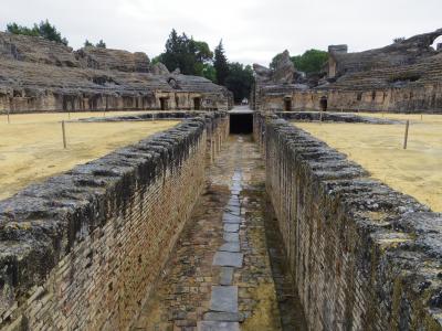 １３回目のスペイン　（２日目）　セビージャから路線バスでイタリカ（ローマ遺跡）へ。セビージャ美術館再訪