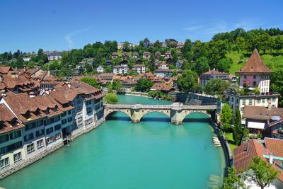 絶景を求めてスイスへの旅　＜8＞　アーレ川に囲まれた大変美しい古都ベルン♪