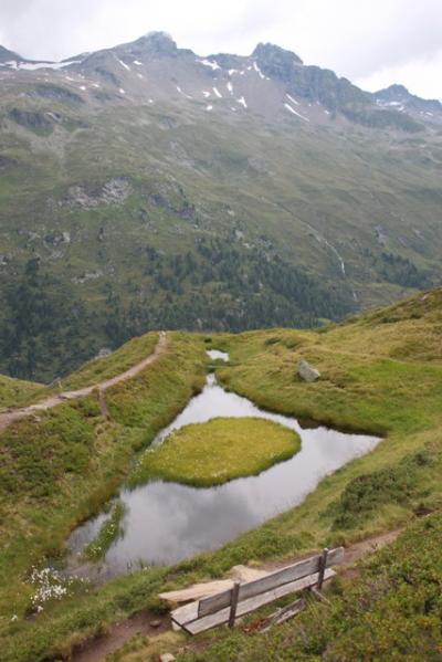 ホーエタウエルン　Hohe tauern国立公園ハイキング　5日目／６　 Badener Hutte　から　InnergschlossとHochsadelhaus