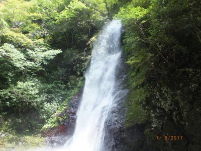 福山市山野町の龍頭の滝
