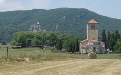 ミディピレネー・ナバラ　ドライブの旅　－キーワドはロマネスク、サンチャゴの道、仏の美しい村　 ー　サン・ベルトラン・ド・コマンジュ　－