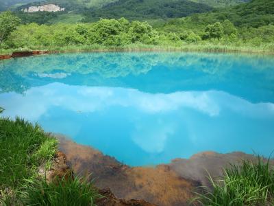 青い！　青いぞ！　青すぎる八幡平の赤沼