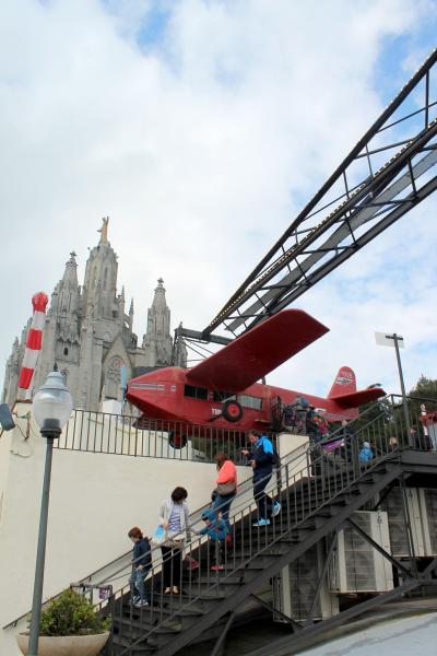 2歳子連れ ベビーカーでめぐるGWスペイン・ポルトガル Day4 バルセロナ 山の上のレトロ遊園地