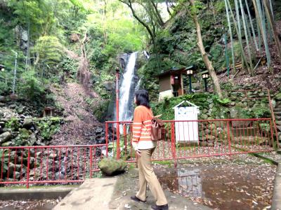 ０２．ＧＷ前半のエクシブ湯河原離宮＆伊豆３泊　不動滝　身代わり不動尊　出世大黒尊　フェラーリの障害者用車両