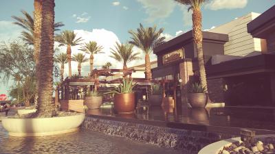 HAPPY HOURへ　ようこそ！～Hearthstone Kitchen&Celler～＠Red Rock Casino