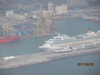 イベリア周遊の旅（５）バルセロナ港の豪華客船。