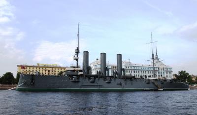 露西亜６日目・サンクトペテルブルグ、運河クルーズ中日本海海戦に参加した巡洋艦アヴローラを発見せり