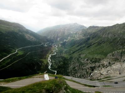 ２０１７年７月　スイス　４日目　その２アンデルマットからバスでフルカ峠を越えツェルマットに移動