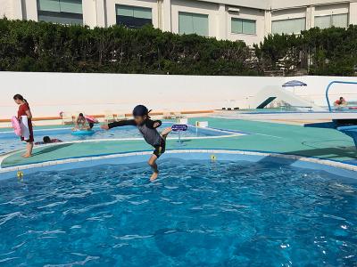 家族で海水浴・プール・温泉の旅