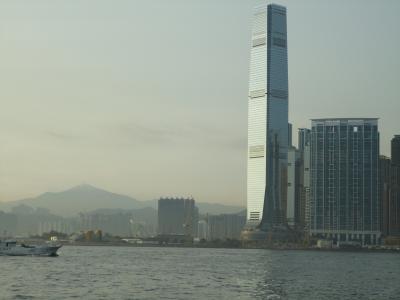 食、観光、ショッピング 楽しみいっぱい香港