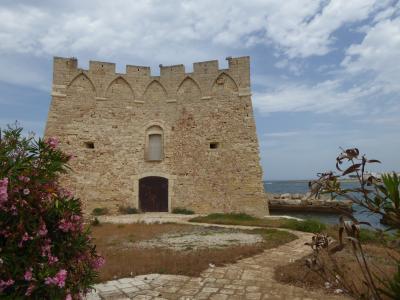プーリア州優雅な夏バカンス♪　Vol140(第8日)　☆Torre Santa Sabina：美しい見張りの塔がある小さな漁村「トッレ・サンタ・サビーナ」優雅に歩く♪