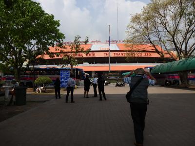 バンコク３日目（3月30日）  メークロン線路市場へ行くはずがモー・チット往復になってしまいました