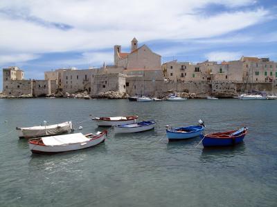 小さな港のジョヴィナッツォ - 南イタリアぐるり旅 7日目 (1)
