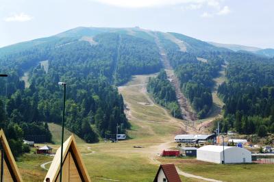 Bjelasnica山のスキー場までドライブ