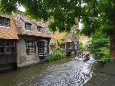 フランス・ベルギー・ドイツ3週間ひとり旅　（NO.１2） ：７月２2日（土）　ブルージュに日帰りトリップ　曇りー土砂降りー晴れ　雨の中の運河ボートクルーズは辛い