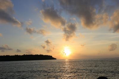 写真で伝える今年３回目の沖縄２日目・・・朝食バイキング～虹～ホテル散策～名護で夕陽～ステーキハウスjam～月夜