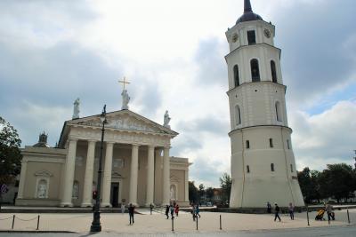 リトアニアへ！　その３　首都ヴィリニュスの旧市街の大聖堂へ。