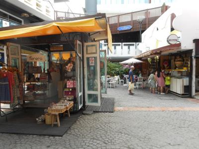 2017年8月　タイ・チェンマイ　4日目　ワット・スアンドークとニマンヘンミン通り　サタデーマーケット