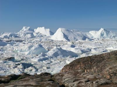 センメンミウ・氷河ハイキング、　　　　　　            青コ－スから赤コ－ス＋黄コースの途中まで歩き氷河の景色を満喫！