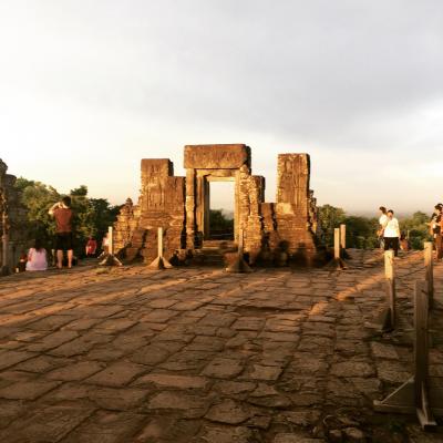 アンコールワット夕日鑑賞スポットプノンバケン丘