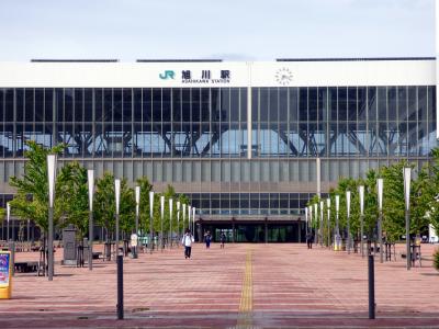 ２２．初夏の北海道 旭川２泊　朝の旭川の散歩道　平和通買物公園　ＪＲ旭川駅　北彩都ガーデン