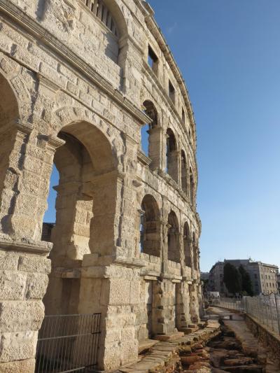 久しぶりの一人旅はイタリア・番外編(クロアチア・プーラ)9月21日(木)22日（金）今回はローマには行かないので、古代ローマ遺跡が眠る街を散策したかった