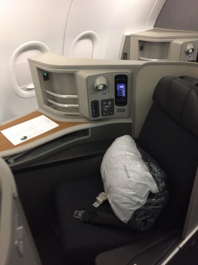2017年 10月 アメリカン航空 国内線  SFO/JFK ファーストクラス搭乗記  夫婦で２回目のヨーロッパ旅行記 その1