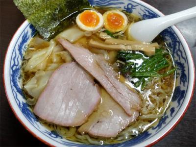 田んぼの中の白河ラーメン