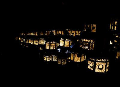 2017.7フィンランドの友人と奈良・京都へ2-春日大社，若草山へ，春日屋本店で休憩