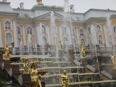 「全員お一人様」ツアーで晩秋のロシアへ ②　ピョートル大帝夏の宮殿の庭園＆エルミタージュ美術館観光