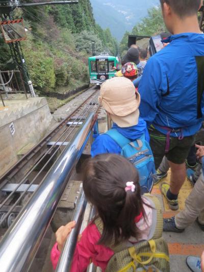 子連れ登山　デビュー第一弾・御岳山(2017.10)&山つながりだけど、楽ちんケーブルカーのみの高尾山からのうかい鳥山（2017．11）