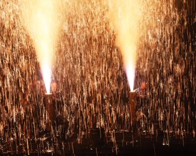 豊橋の手筒花火：　炎の祭典から羽田祭へと観覧、写真撮影の旅