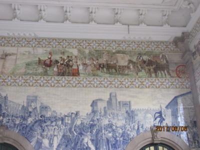 イベリア周遊の旅（４７）サン・ベント駅のアズレージョ。