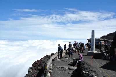 9歳息子と富士山登頂。標高3776mではやっぱり高山病。