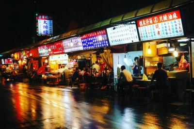 8回目の台湾 ディープな夜市や街角グルメ＆話題の昼呑みスポットへ！食べ飲み夫婦旅