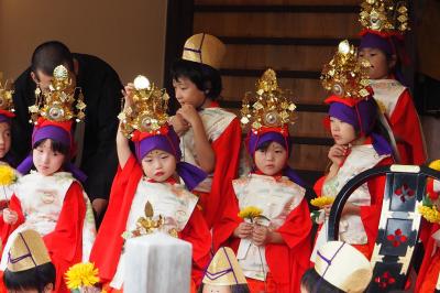 遊行寺　藤沢市　徳川の祖　宇賀神も祀られて。御稚児さん達の参拝団と遭遇!　纏も拝見出来て大満足です!